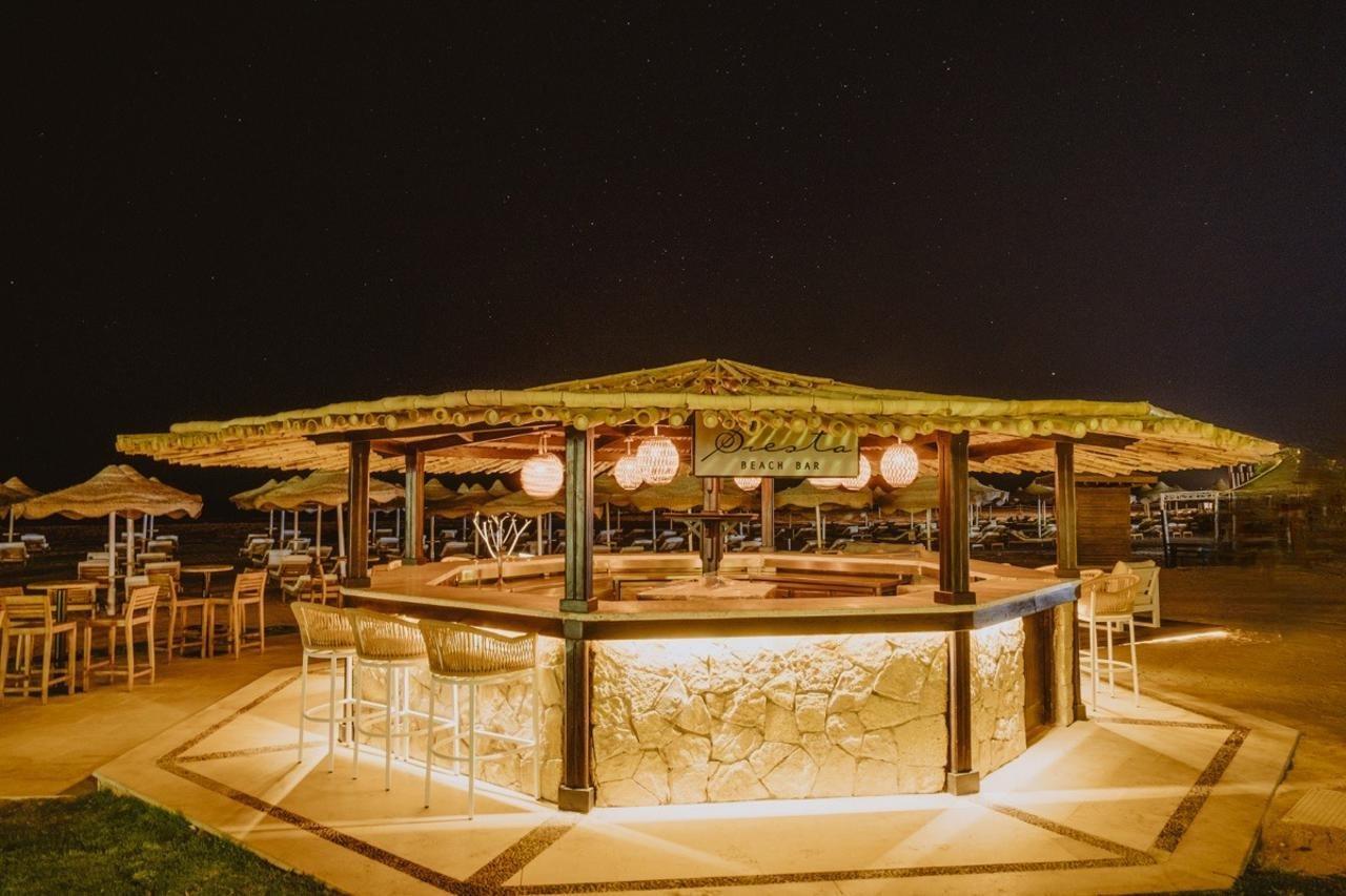 Baron Palms Adults Friendly Only 16 Years Plus Boutique Hotel Style Sharm el Sheikh Esterno foto The bar at the beach