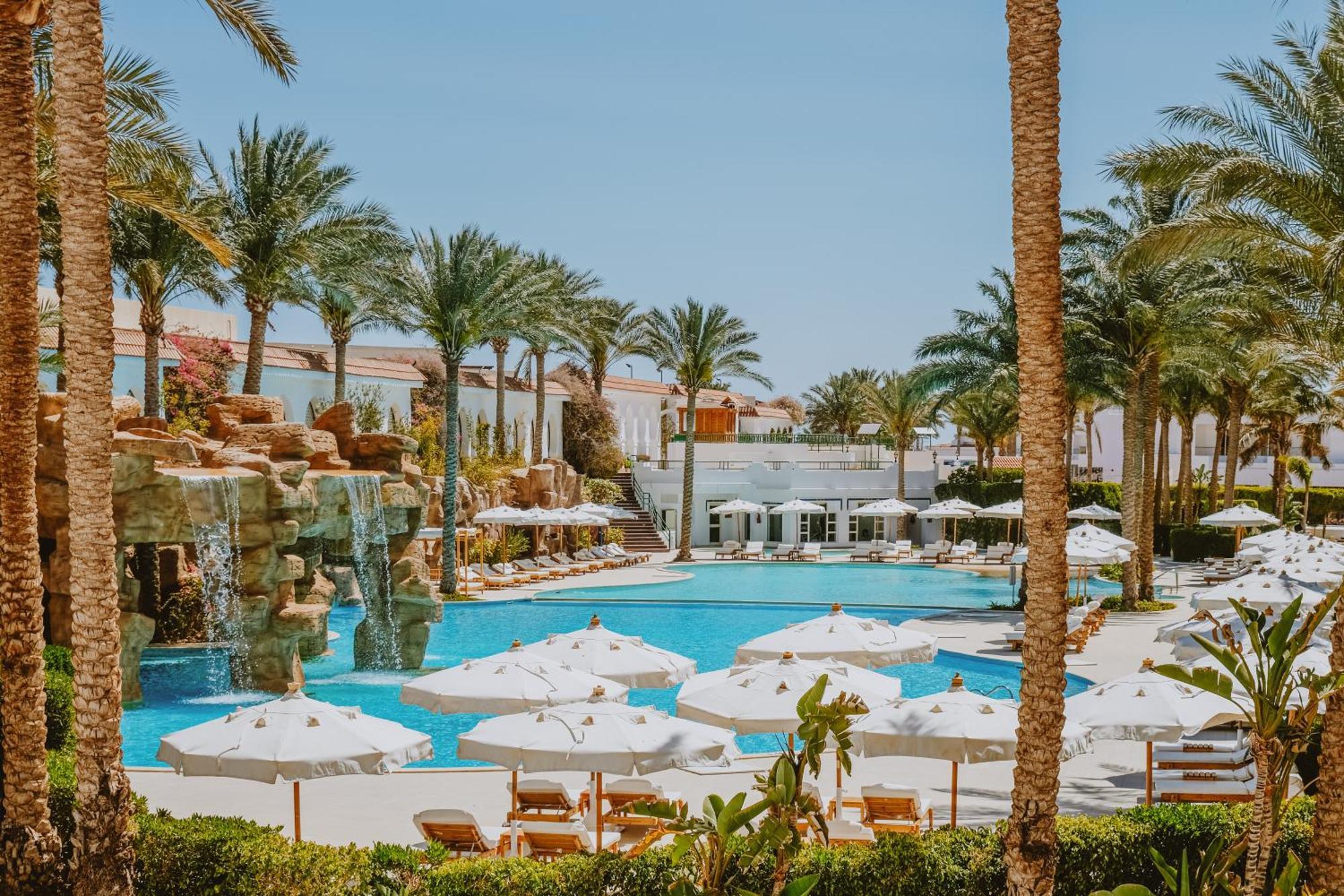 Baron Palms Adults Friendly Only 16 Years Plus Boutique Hotel Style Sharm el Sheikh Esterno foto The pool at the St. Regis