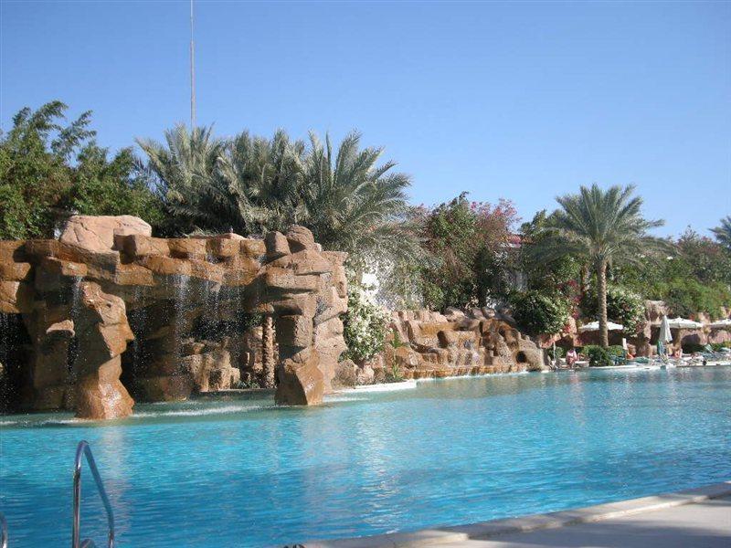 Baron Palms Adults Friendly Only 16 Years Plus Boutique Hotel Style Sharm el Sheikh Esterno foto The pool at the Royal Mirage Hotel